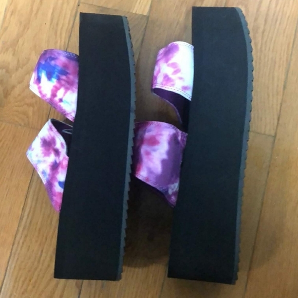 UO Ava Neoprene Platform Sandals - 7 & 8 - Picture 5 of 6